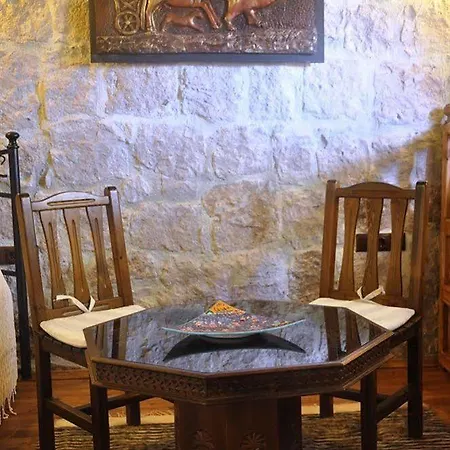 Aravan Evi