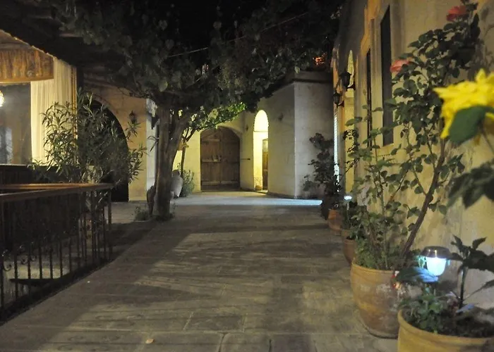 Szálloda Aravan Evi 4*